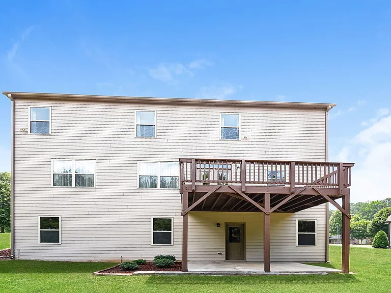 3738 Valley Spring Dr — Photo 26