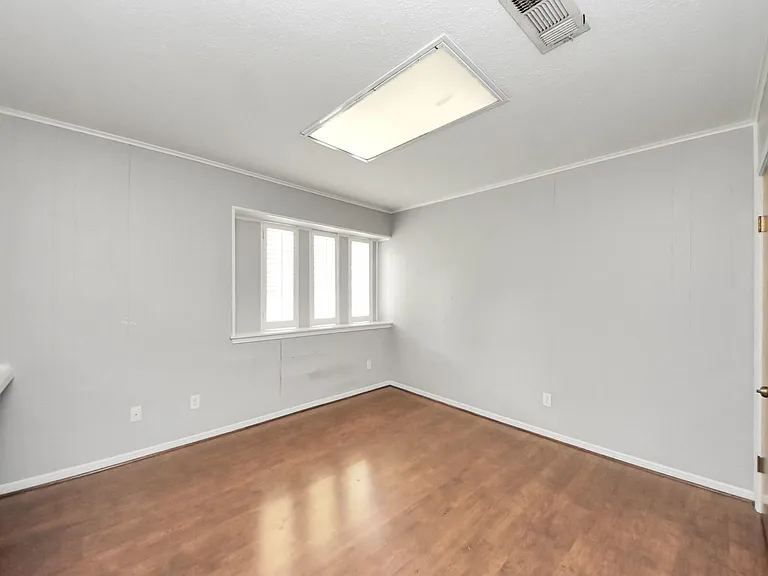 7510 Renmark Ln — Photo 22