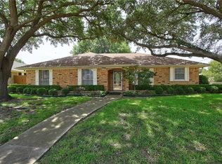 2000 Oakbluff Dr, Carrollton, TX 75007