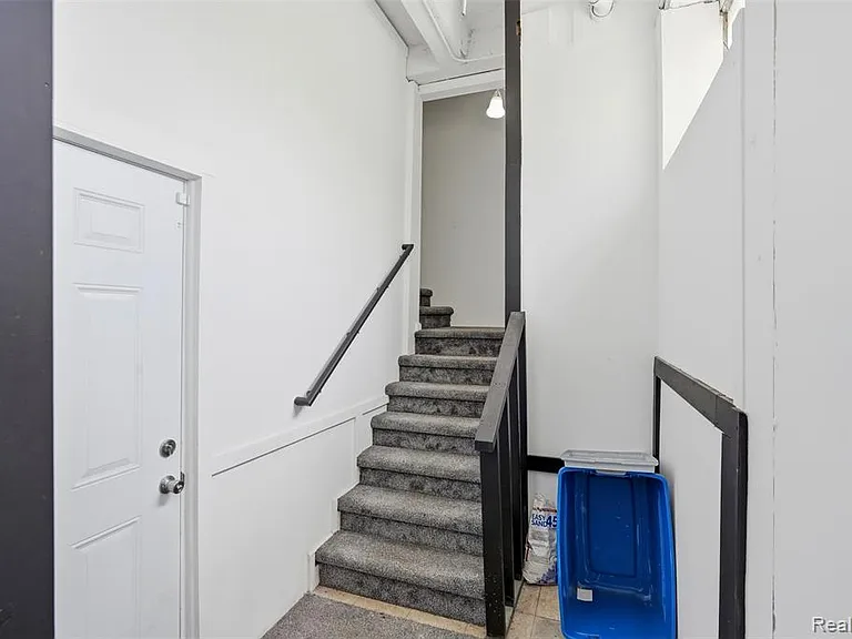 436 E Milwaukee St — Photo 21