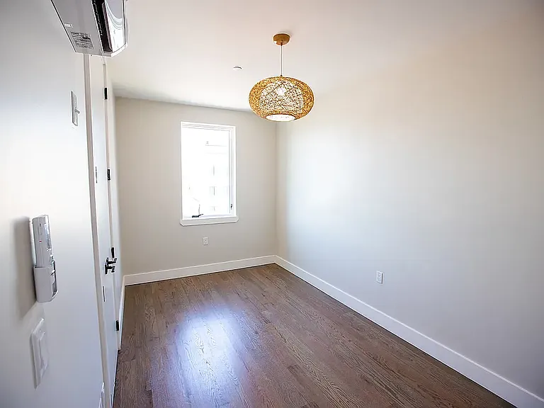 987 Rogers Ave #4D — Photo 5