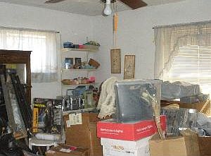 2nd image of 915 Bennett St