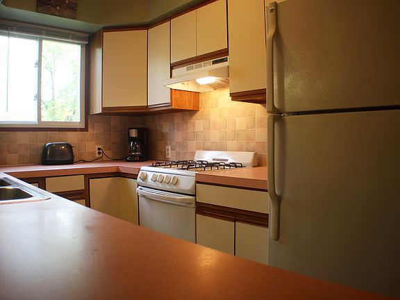 5th image of 1101 Kusterer Dr NW