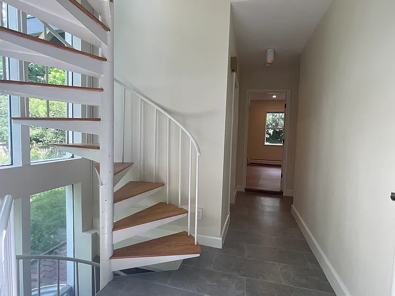 49 Irving St #3 — Photo 23