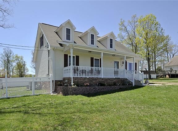 2nd image of 102 White Oak Dr