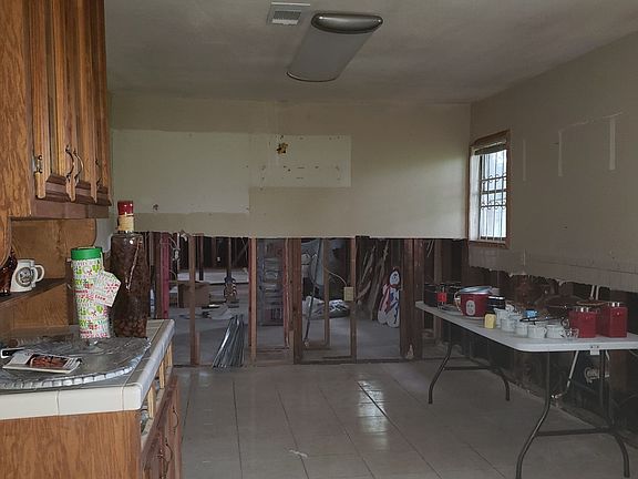 5th image of 2101 Shirley St