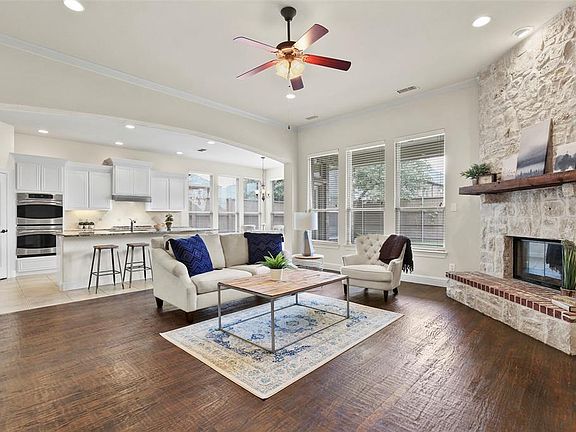 4th image of 14768 Foxbriar Ln