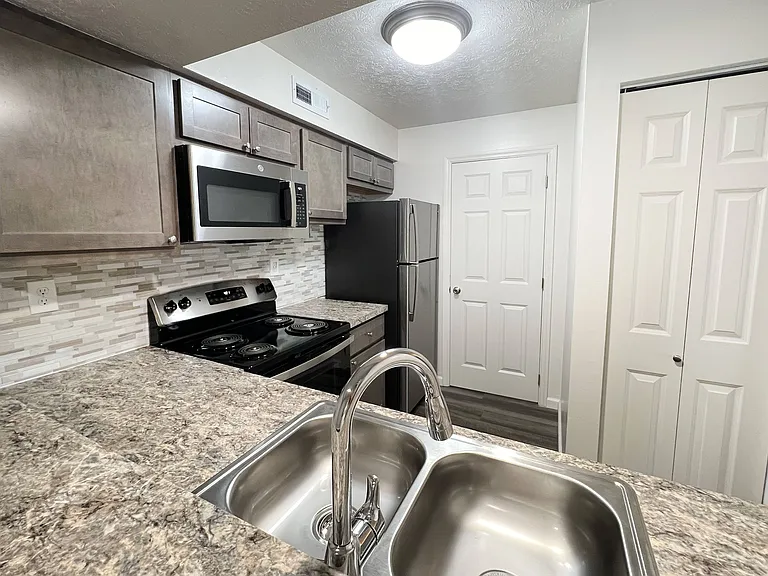 Deercross Apartments — Photo 113