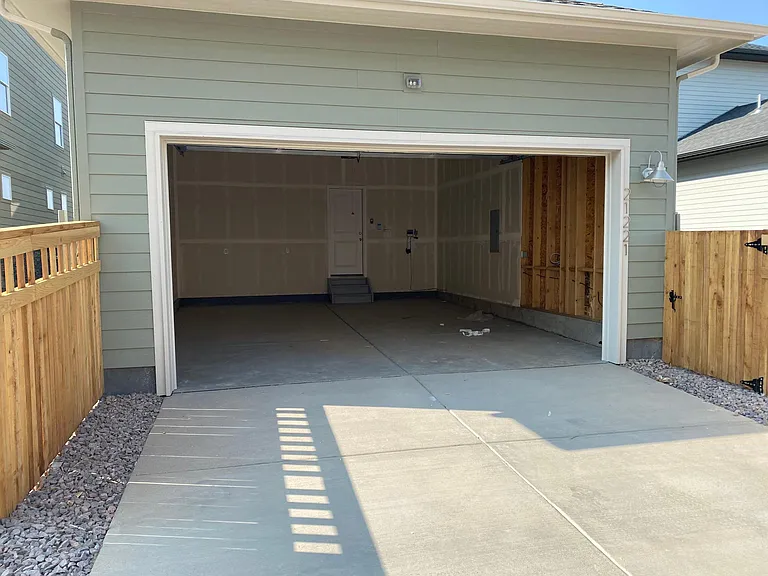 21221 E 60th Ave — Photo 27