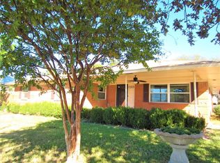 2406 N Elm St, Denton, TX 76201