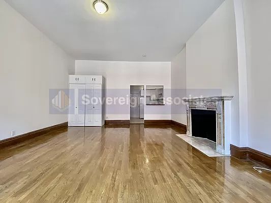 3rd image of 302 W 107th St APT 1A
