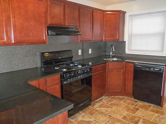3rd image of 2025 Oakford St