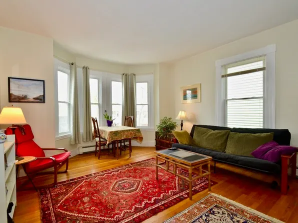 138 Huron Ave APT 3, Cambridge, MA 02138