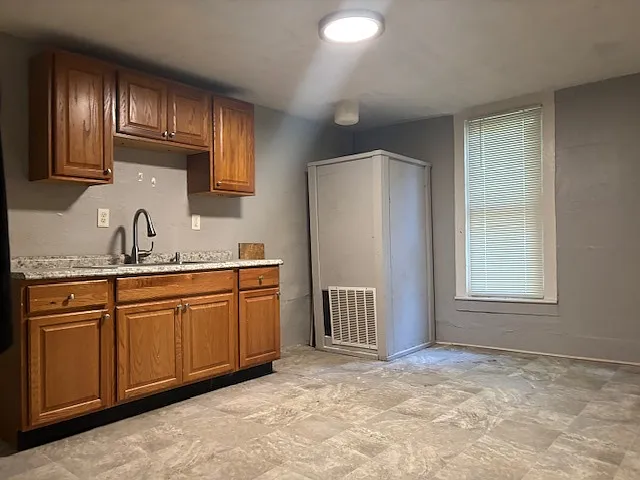 2 bed, 1.0 bath, 964 sqft, $1,030 — Photo 2