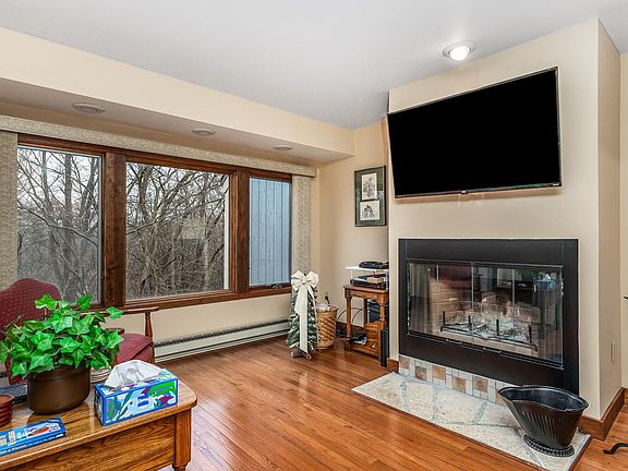 4th image of 140 Plum Cove Dr