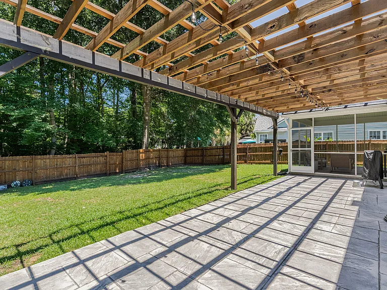 706 Beverly Dr — Photo 34