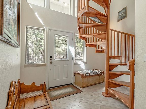 5th image of 3151 Genesee Rd