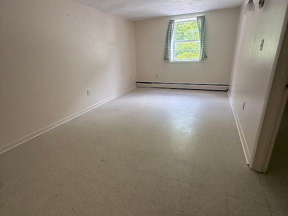 3rd image of 236 Genesee St APT 4