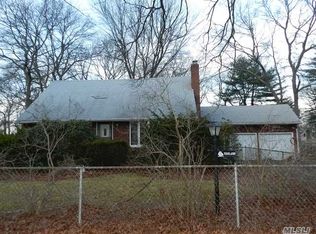 45 Aster Ave, Holtsville, NY 11742