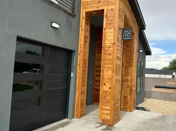 116 E Peach Ln, Carlsbad, NM 88220