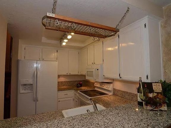 2nd image of 990 La Barbera Dr