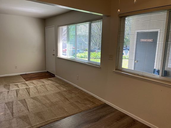 3rd image of 168 Towne Ter #2