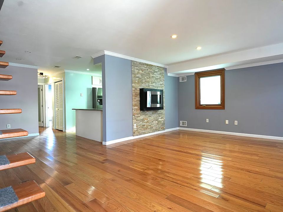 1st image of 415 Beach 36 St