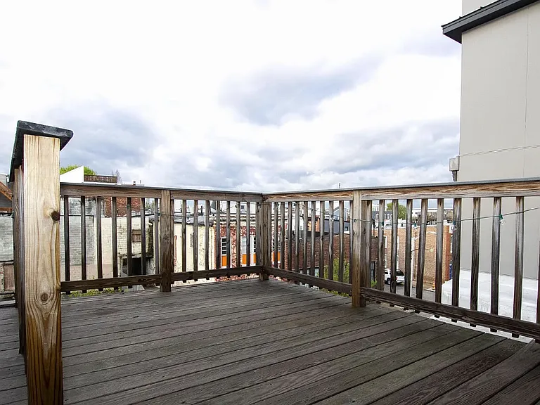 1246 Light St #B — Photo 21