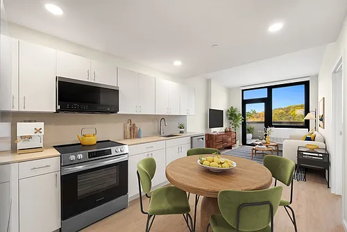 4778 Broadway Photo 1