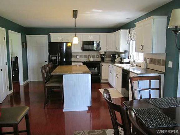 3rd image of 32 Peppermill Ln