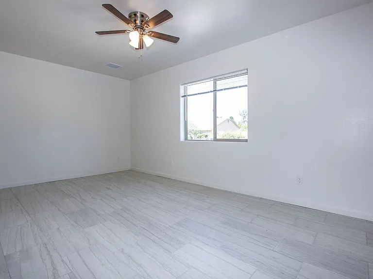 1251 N Barzona Ave — Photo 8