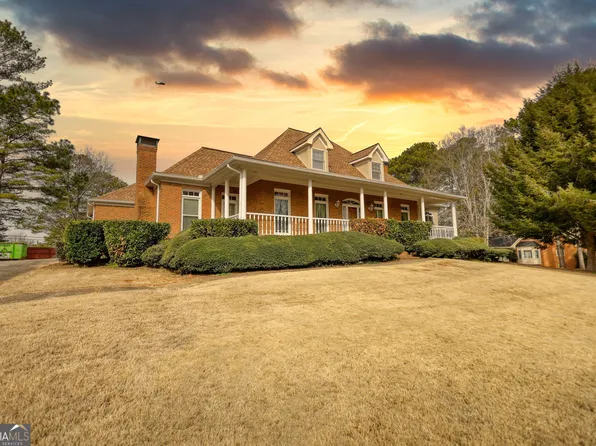 5770 Wyndemere Ln, Stone Mountain, GA 30087