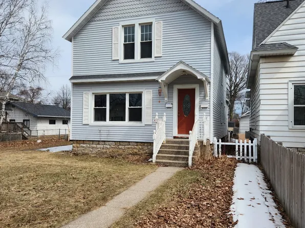 411 S 17th St #2, Escanaba, MI 49829