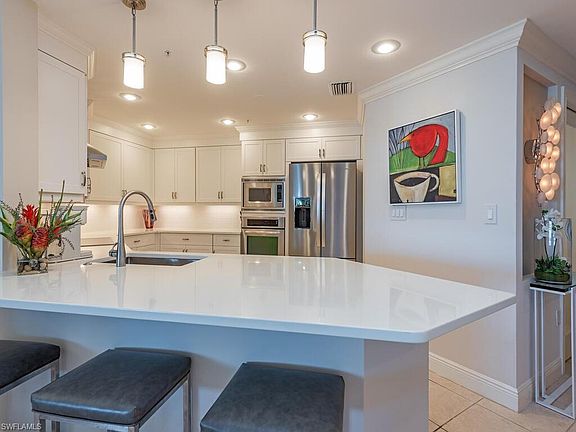 4th image of 60 Seagate DR #1205
