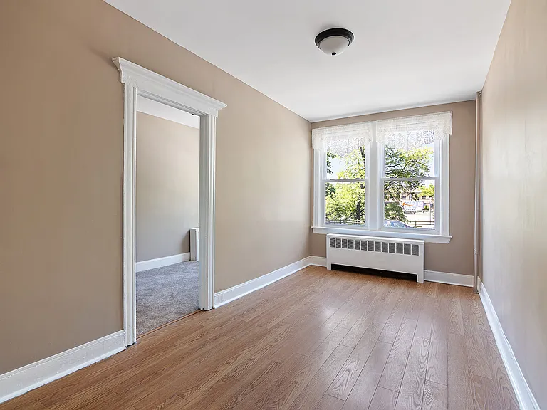 553 18th St #1 — Photo 3