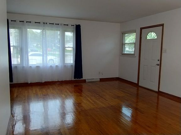 5th image of 3316 Goldman Ave