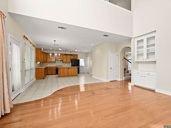 5th image of 750 Wheatsheaf Dr