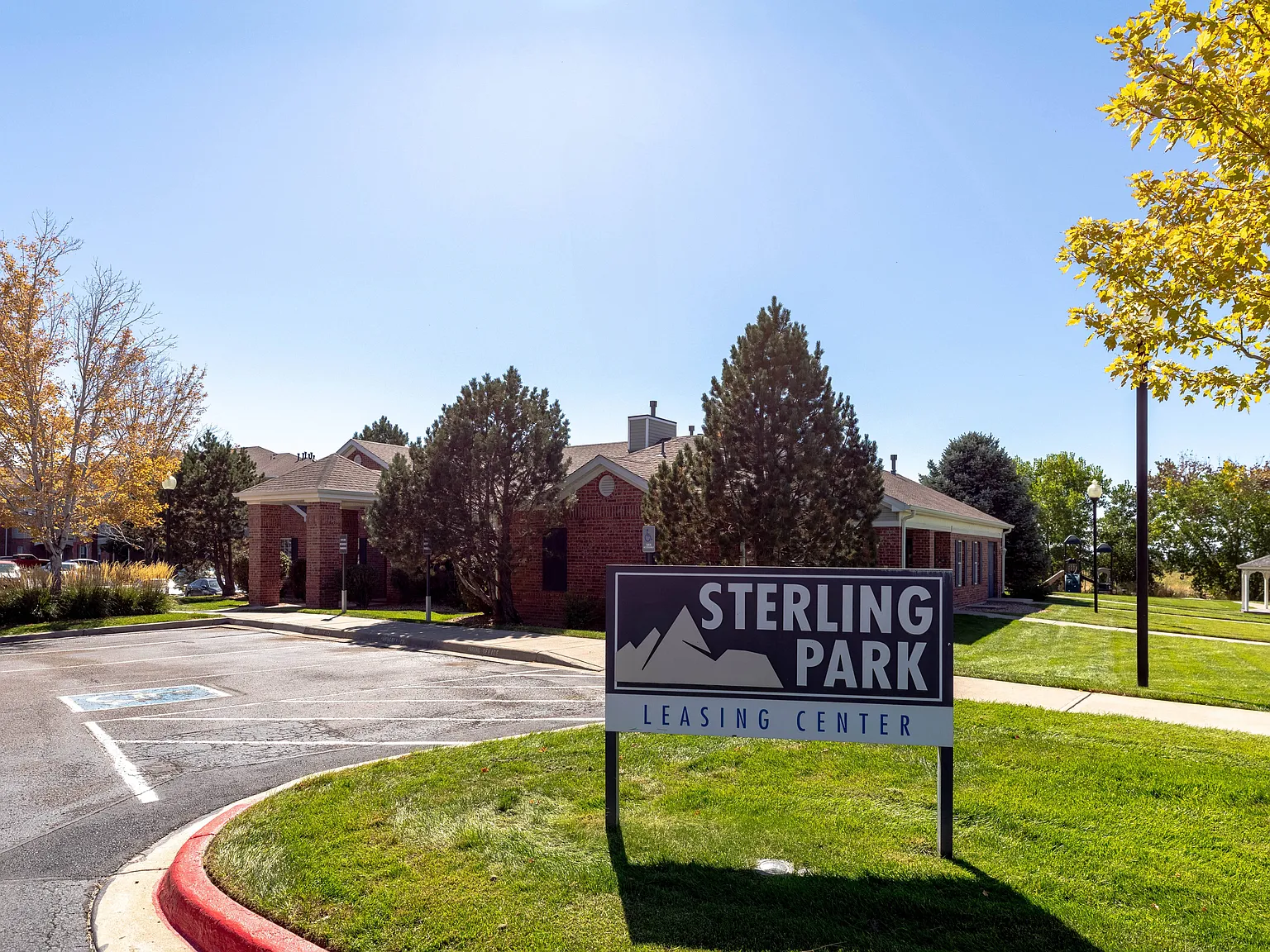 Sterling Park Apartments — Photo 4