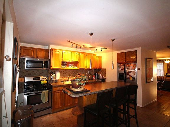 2nd image of 448 Putnam Ave APT 1