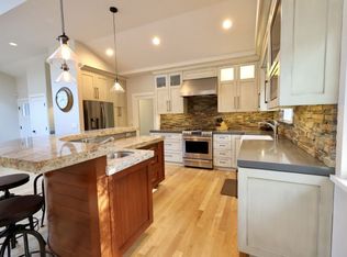 28 Westwood Rd, Santa Cruz, CA 95060