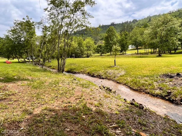 4 Ledford Rd, Dillard, GA 30537