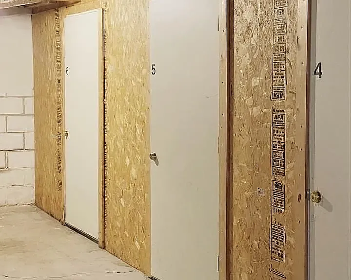 Storage locker