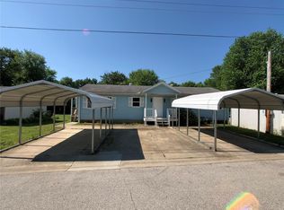 201 Palmer St #A, Brighton, IL 62012