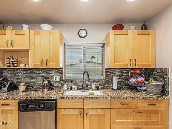 2nd image of 2304 W CATALINA Avenue