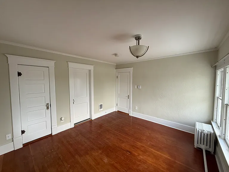 241 W 9th St #3 — Photo 5