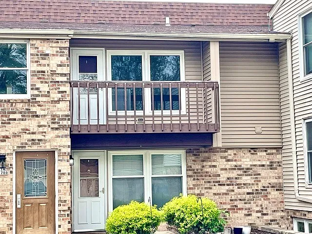 N114W16700 Crown Dr #6 — Photo 15