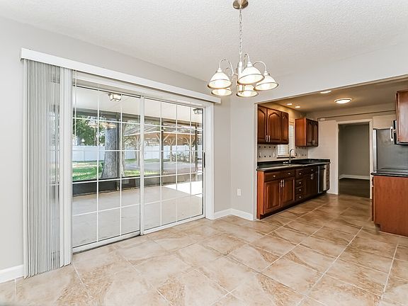 5th image of 13933 Oak Forest Blvd N