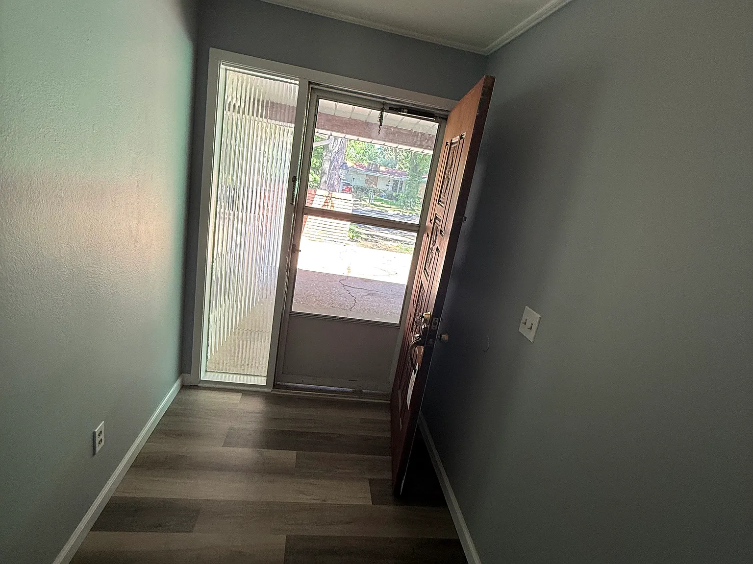 5 bed, 1650 sqft, $2,400 — Photo 3