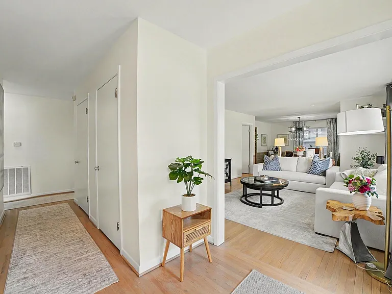 6267 Chevy Chase Dr — Photo 4