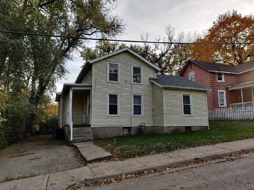 1st image of 717 Kishwaukee Ct